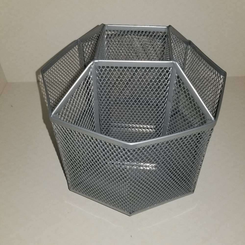 360° spinning cosmetic organizer